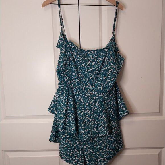 Shein Curve Flower Romper - Picture 4 of 7
